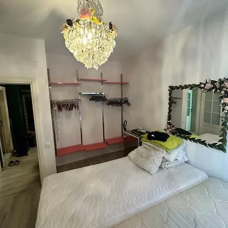 Luxury House Center شقة
