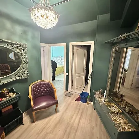 Luxury House Center